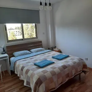 Private In Shared Near Airport - 24 Hour Shuttle Service Habitación en casa particular