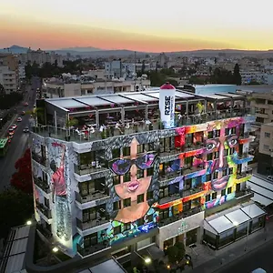Rise Urban Art لارنكا