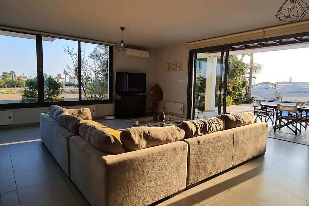 Maestro Villa - Pervolia Larnaca Cyprus